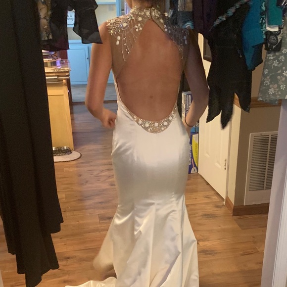 Evening Gown - Picture 4 of 5